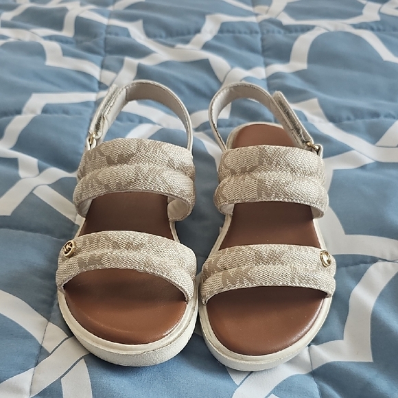 Mk Sandals - Picture 1 of 4